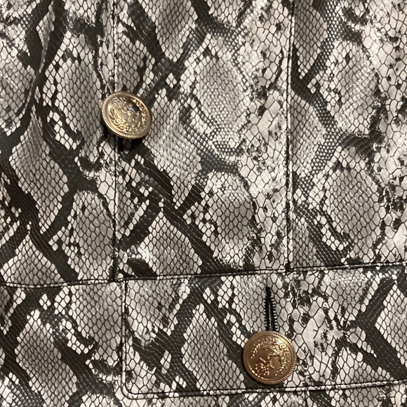 Jacket - Picture 3 of 6